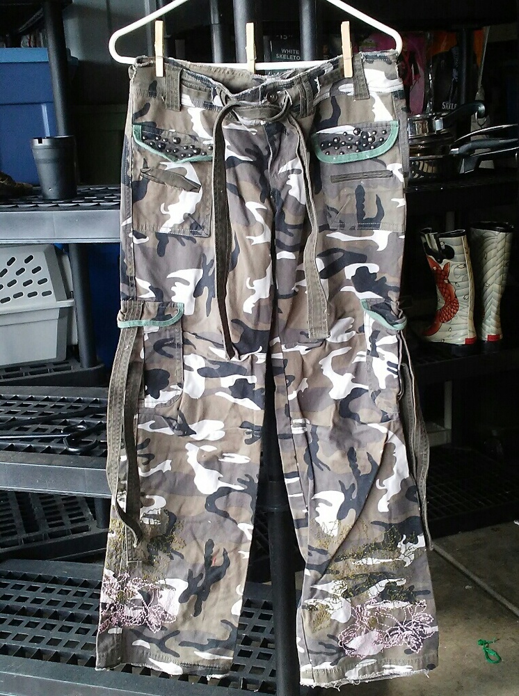 Size Med Camo pants